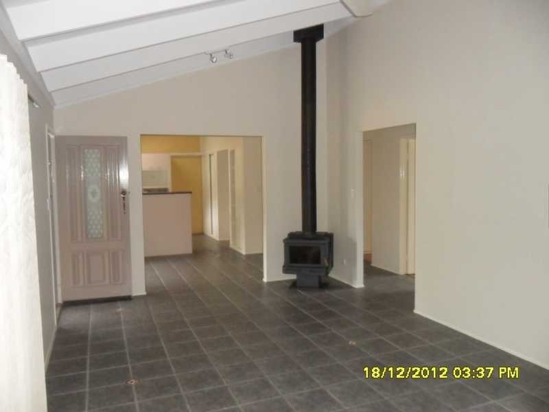 1 Roy Court, Lawnton QLD 4501