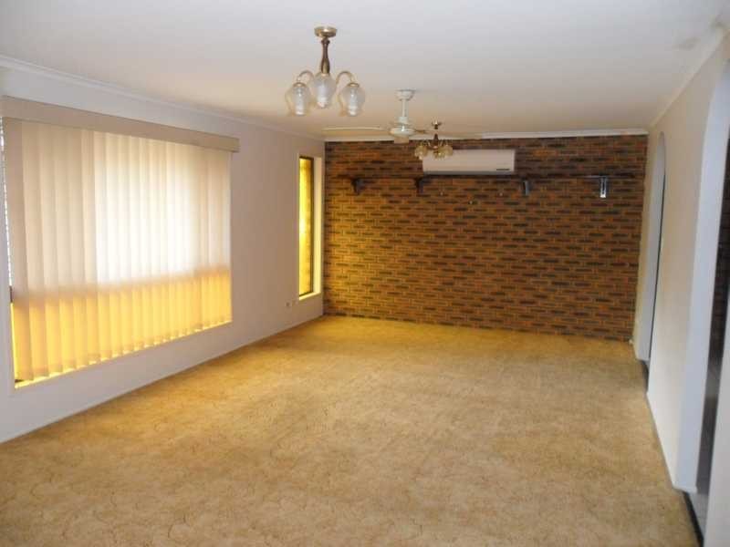 4 Shaw Court, Kallangur QLD 4503