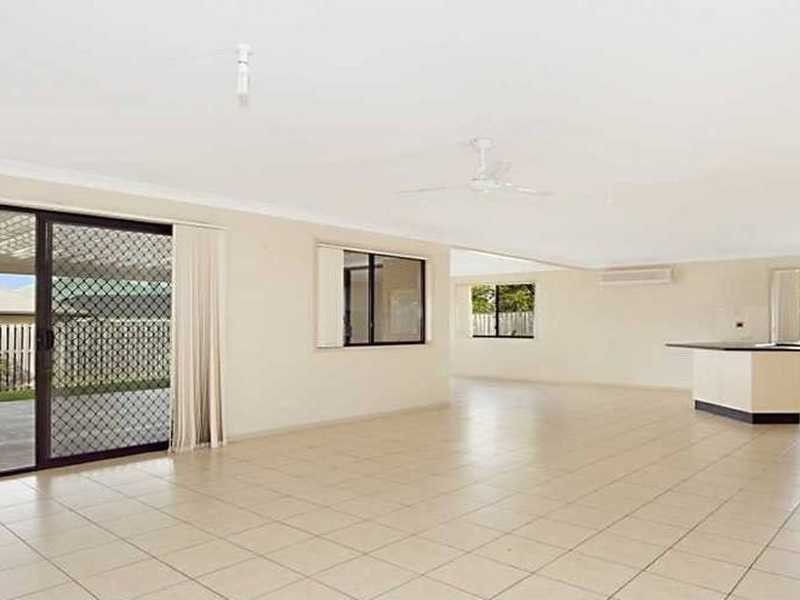 9 Outlook Place, Narangba QLD 4504