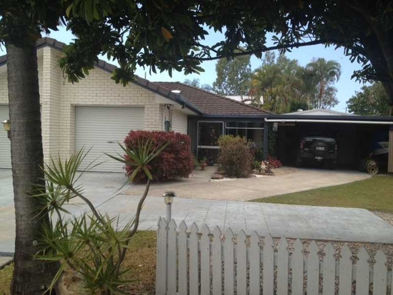 1/8 Dianthus Avenue, Banksia Beach QLD 4507