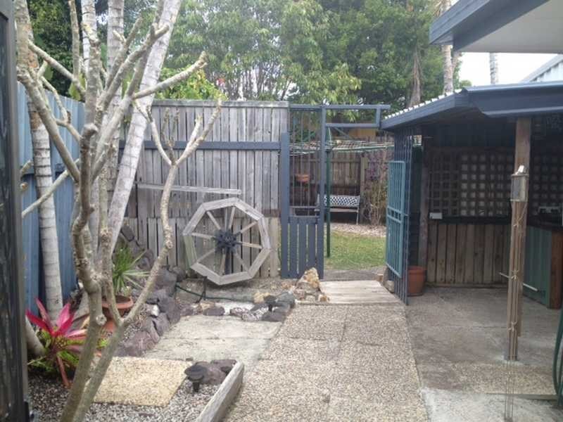 1/8 Dianthus Avenue, Banksia Beach QLD 4507