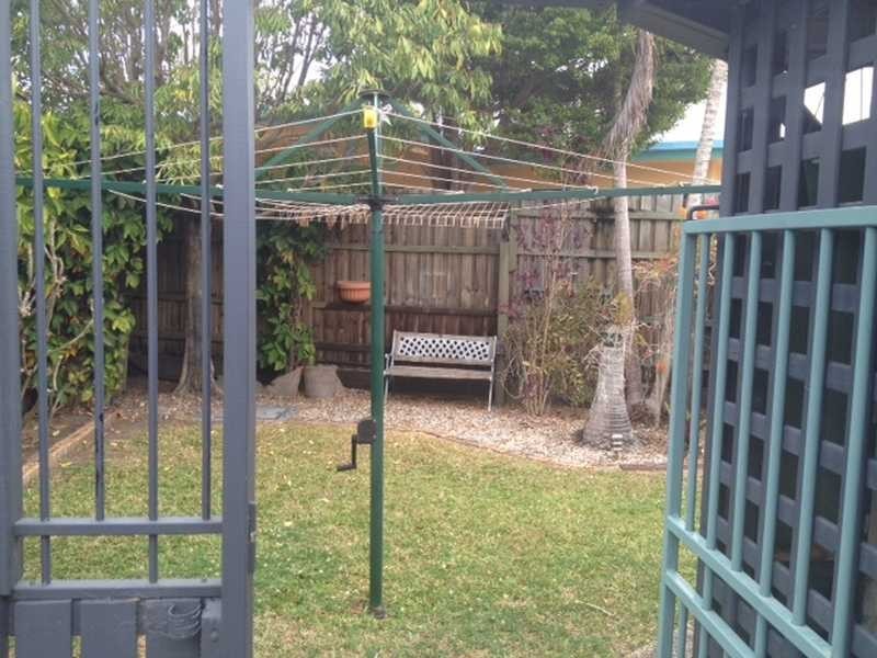 1/8 Dianthus Avenue, Banksia Beach QLD 4507