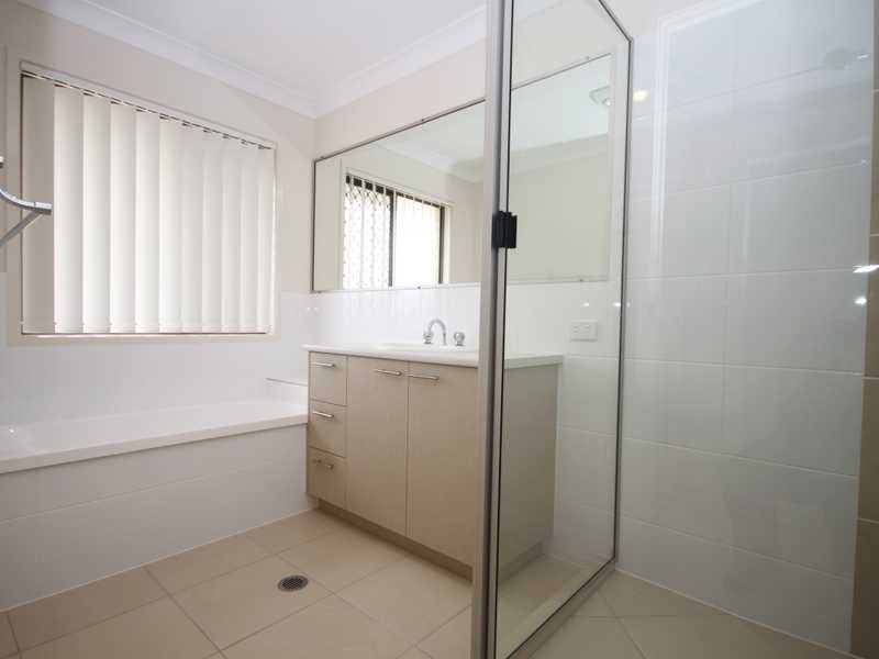 34 Caspian Parade, Warner QLD 4500
