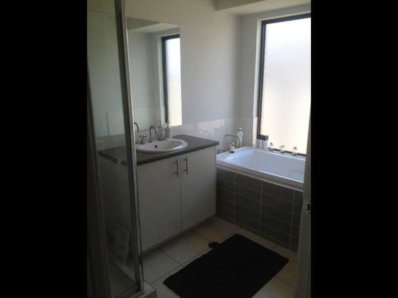 124 Carpenter Way, Sandstone Point QLD 4511