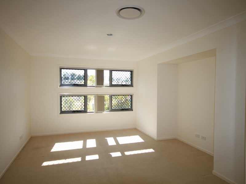 11 Beerwah Parade, Kallangur QLD 4503