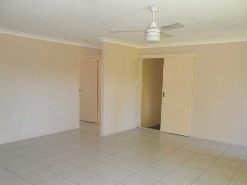 1/17 Streeton Court, Morayfield QLD 4506