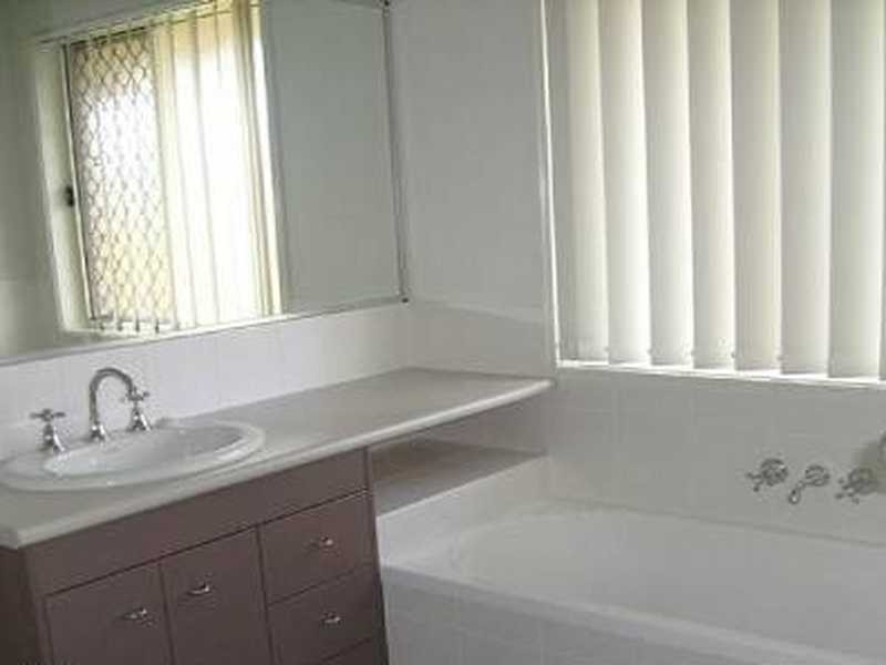 241 Bestmann Road, Sandstone Point QLD 4511