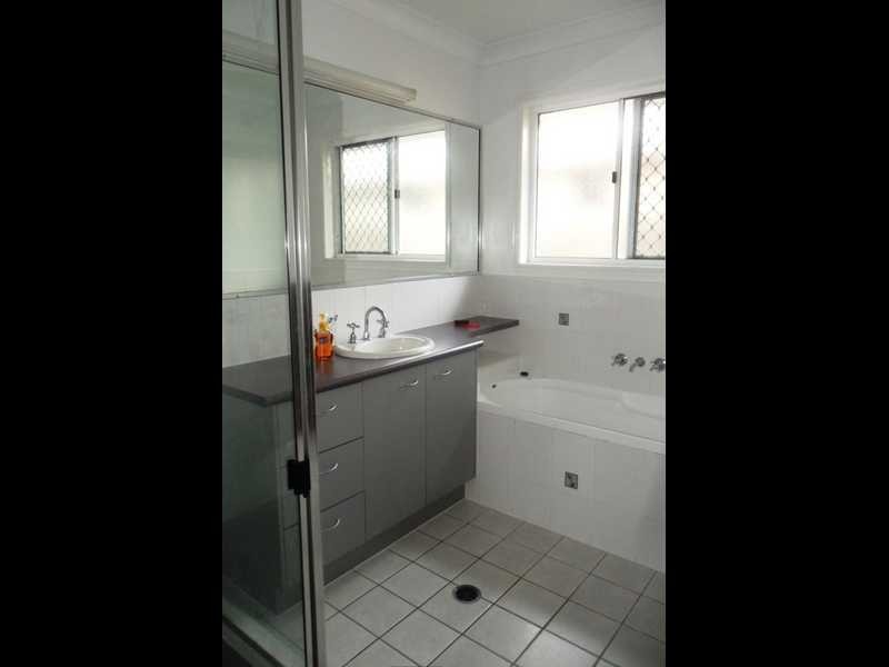 1/25 LEOPARDWOOD ST, Narangba QLD 4504