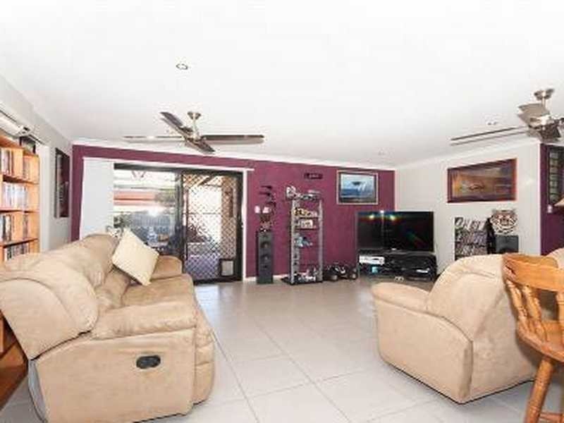 35 Corrimal Place, Sandstone Point QLD 4511