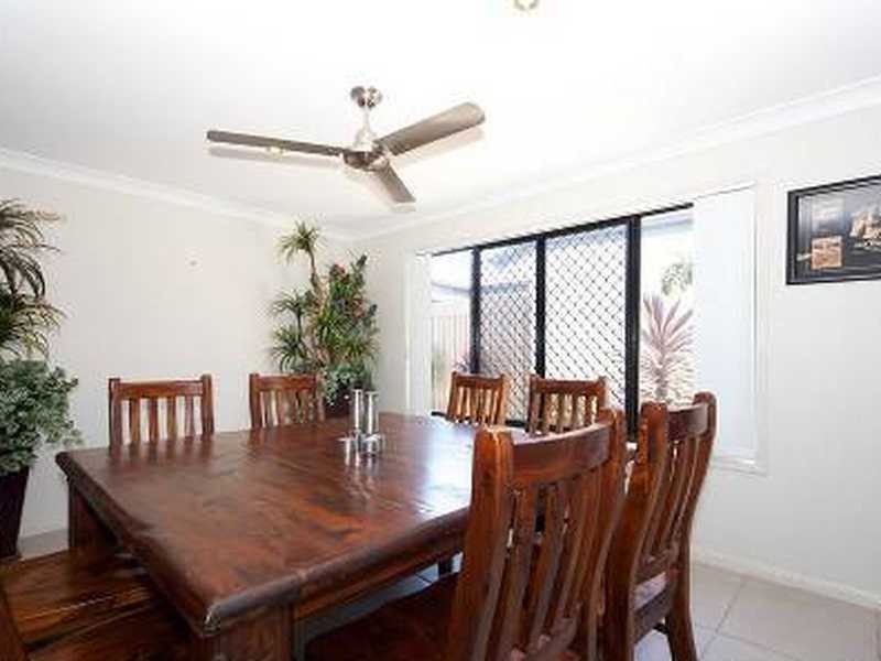 35 Corrimal Place, Sandstone Point QLD 4511