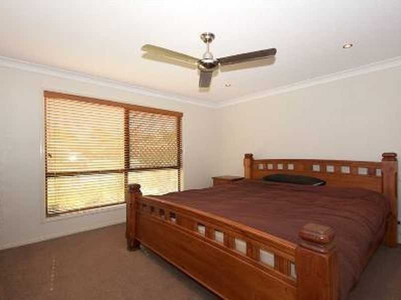 35 Corrimal Place, Sandstone Point QLD 4511