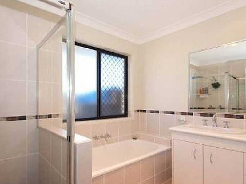 35 Corrimal Place, Sandstone Point QLD 4511