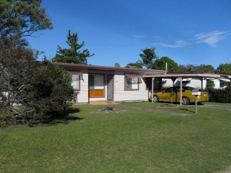 10 Fiona Street, Beachmere QLD 4510