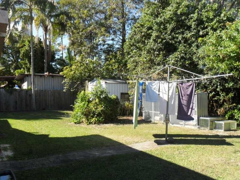 10 Fiona Street, Beachmere QLD 4510