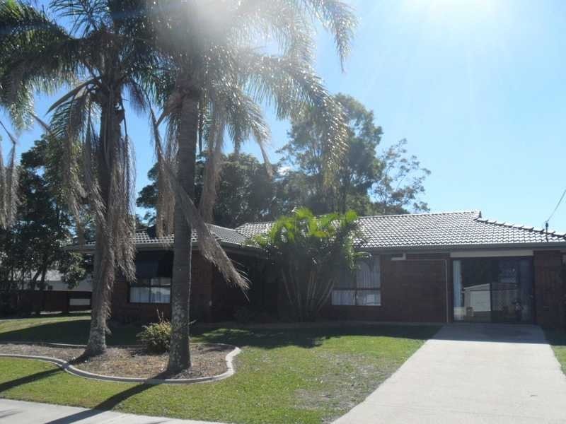 11 Coolgarra Avenue, Bongaree QLD 4507