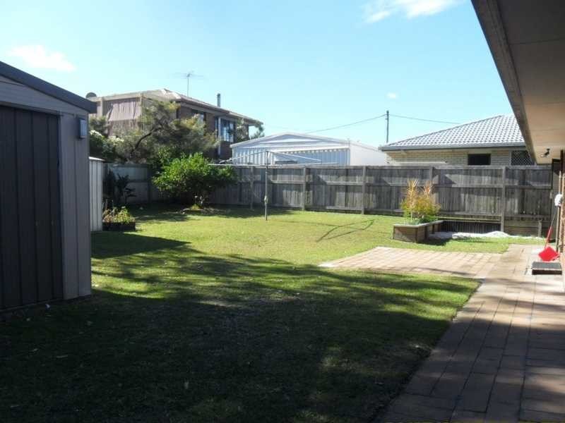 11 Coolgarra Avenue, Bongaree QLD 4507