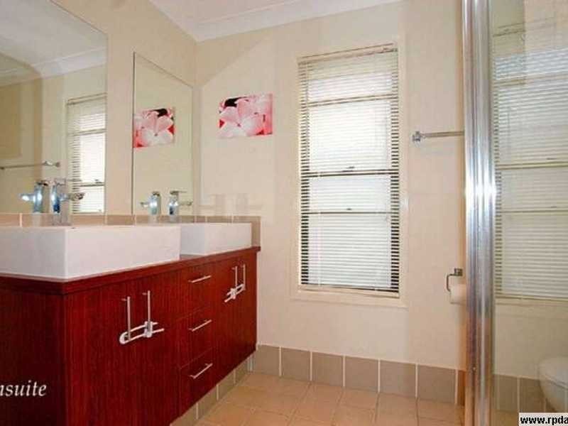 4 Pampling Court, North Lakes QLD 4509