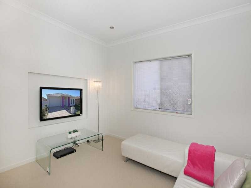 24 Lanagan Circuit, North Lakes QLD 4509