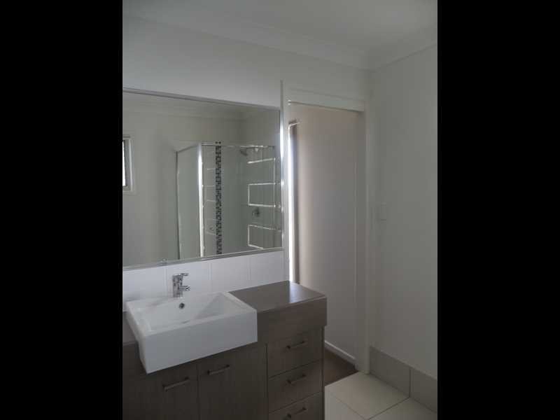 4 Riviera Court, North Lakes QLD 4509