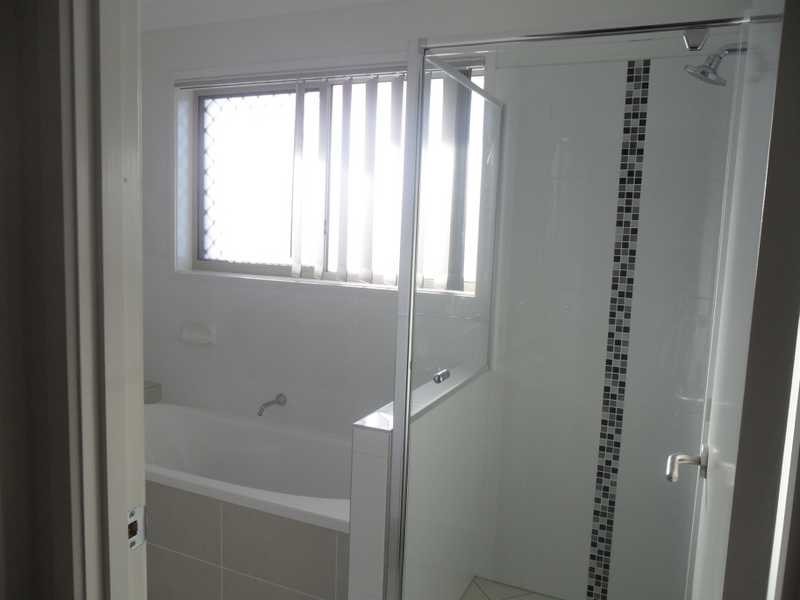 4 Riviera Court, North Lakes QLD 4509