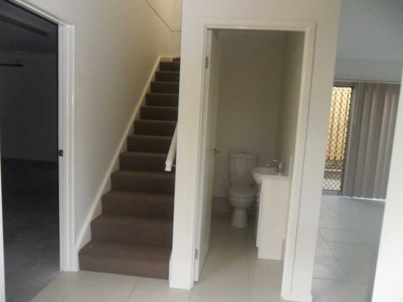 4 Riviera Court, North Lakes QLD 4509