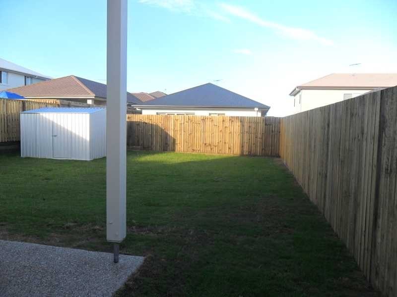 4 Riviera Court, North Lakes QLD 4509