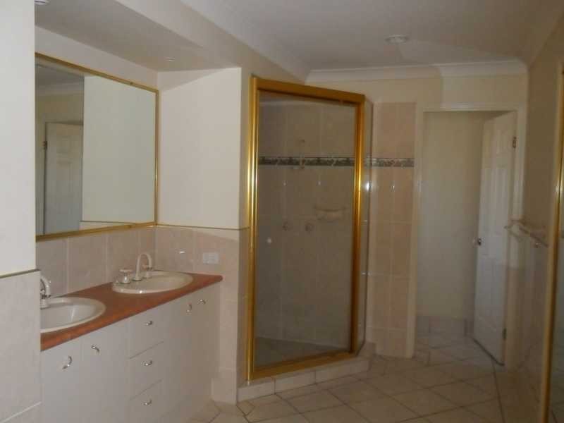 4 Roberts Close, Redcliffe QLD 4020