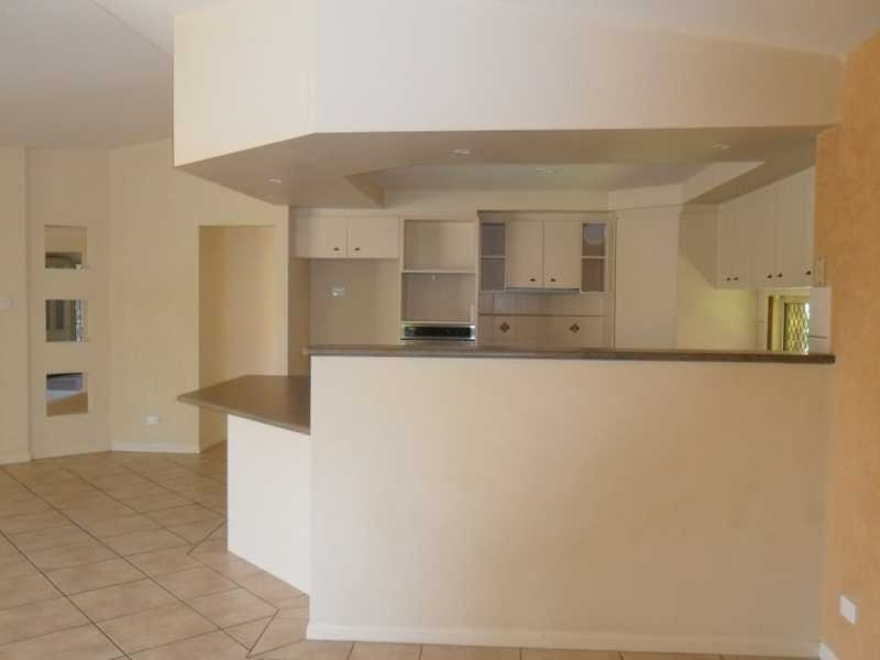 4 Roberts Close, Redcliffe QLD 4020