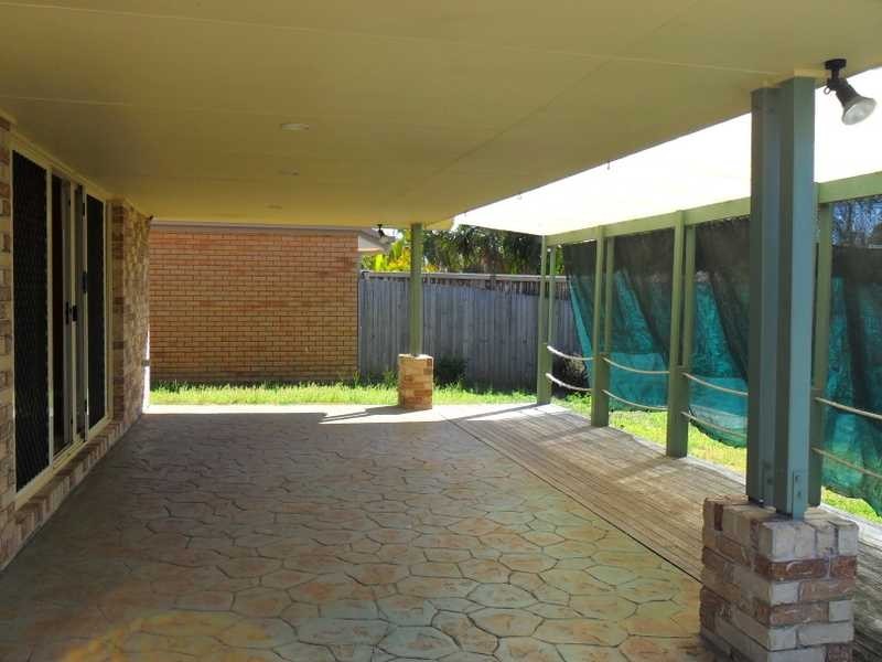 4 Roberts Close, Redcliffe QLD 4020