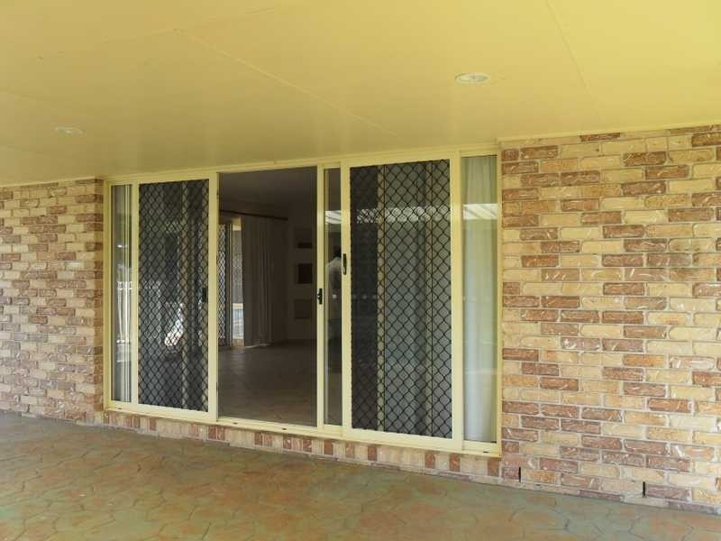 4 Roberts Close, Redcliffe QLD 4020