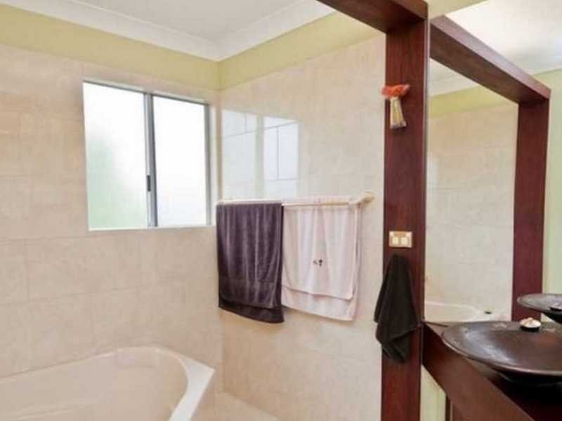 33 DAYBORO RD, Petrie QLD 4502