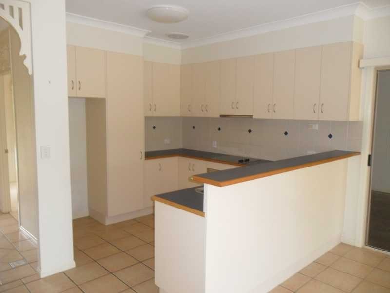 6 Heathcote Avenue, North Lakes QLD 4509