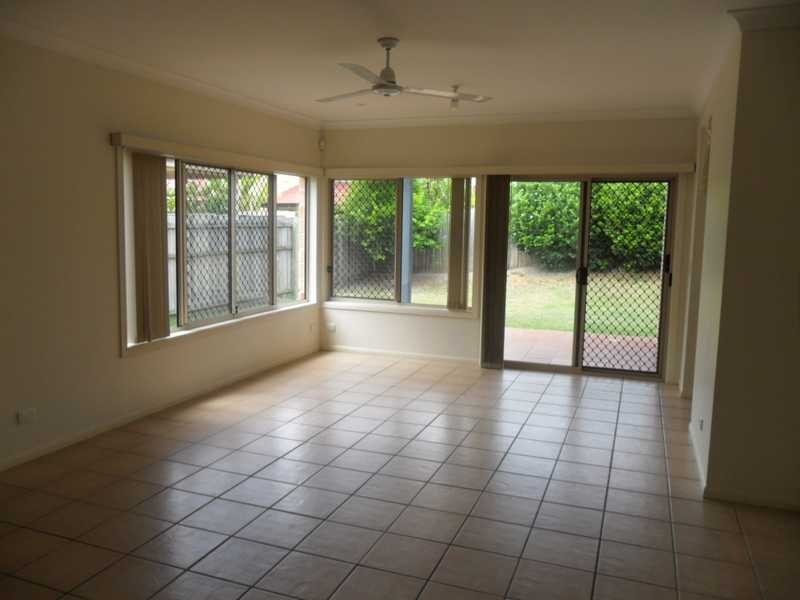 6 Heathcote Avenue, North Lakes QLD 4509
