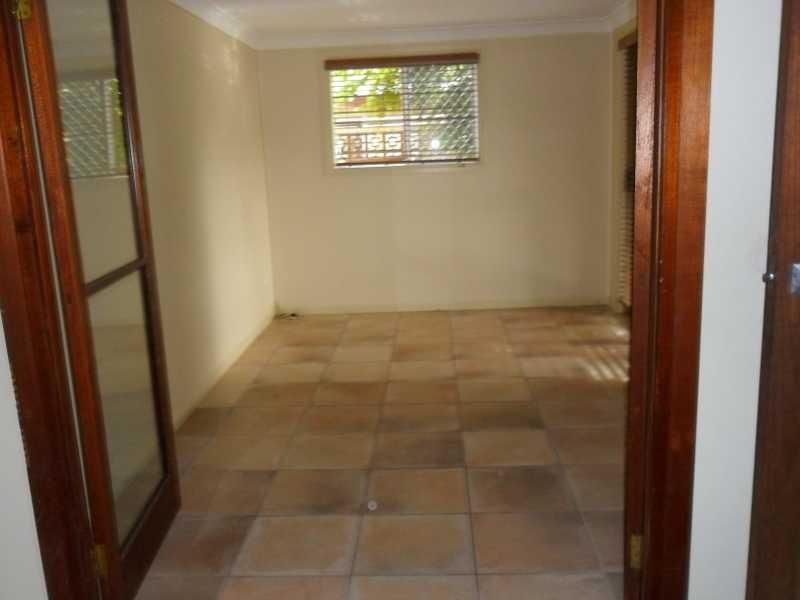 26 Arrakune Crescent, Kallangur QLD 4503