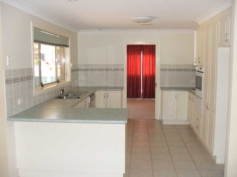 65 Norris Drive, Armidale NSW 2350