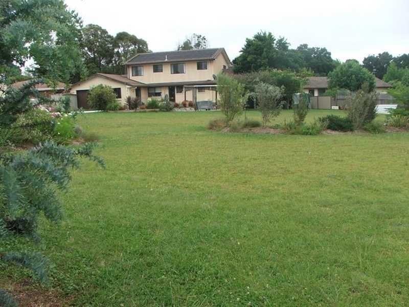 13 Hawthorne Close, Armidale NSW 2350