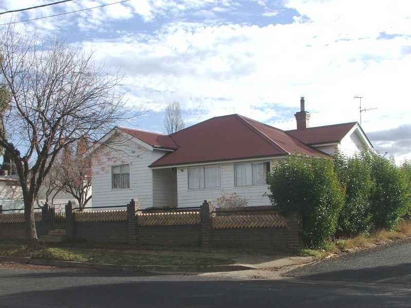 88 Ohio, Armidale NSW 2350