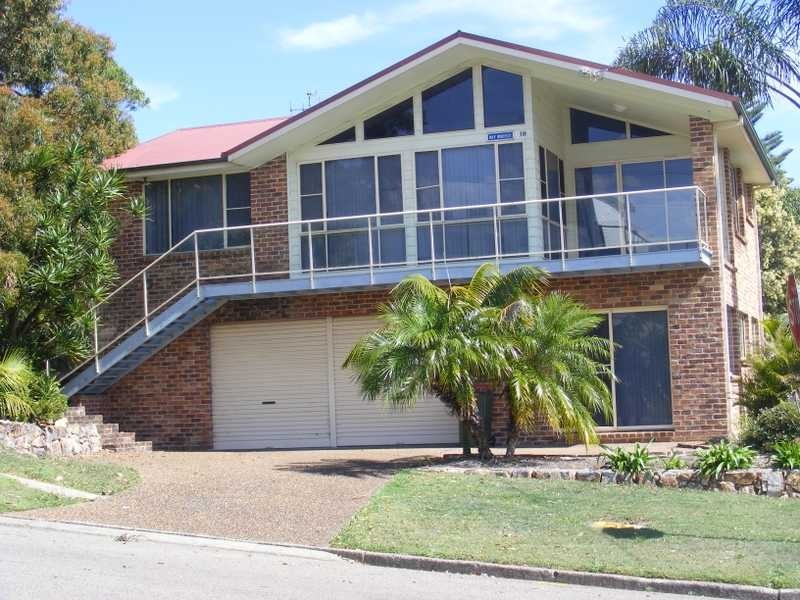 18 Tomaree Road, Shoal Bay NSW 2315
