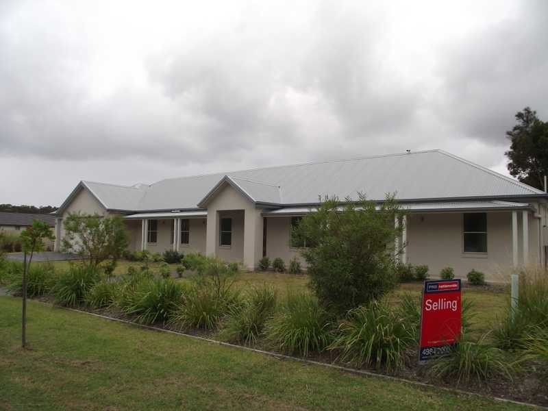18 Reflections Drive, One Mile NSW 2316
