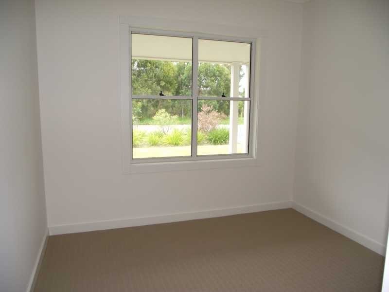 18 Reflections Drive, One Mile NSW 2316