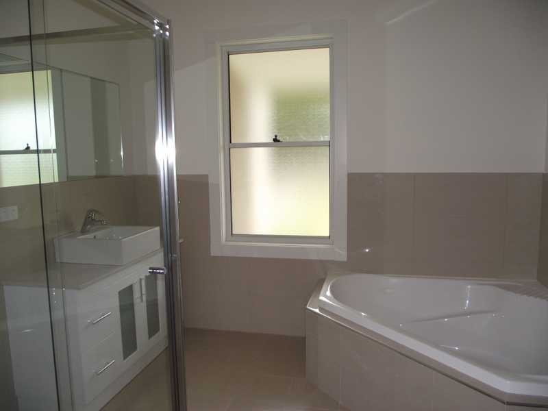 18 Reflections Drive, One Mile NSW 2316