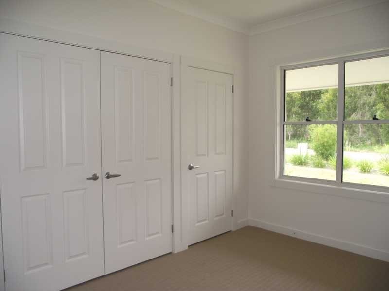 18 Reflections Drive, One Mile NSW 2316