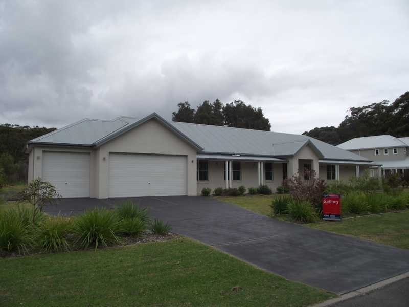 18 Reflections Drive, One Mile NSW 2316
