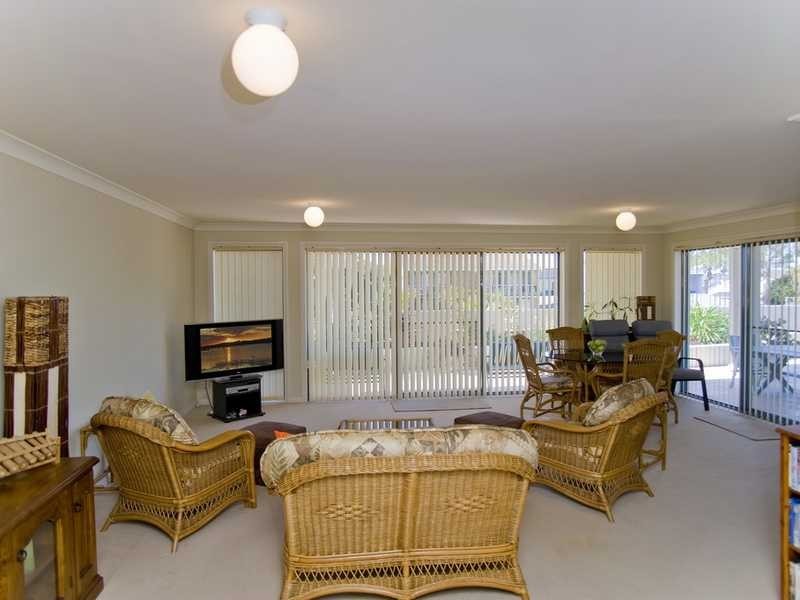 Apartment 2/2-4 Soldiers Point Road, Soldiers Point NSW 2317