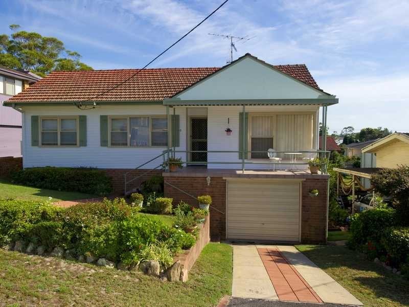 8 Montevideo Parade, Nelson Bay NSW 2315
