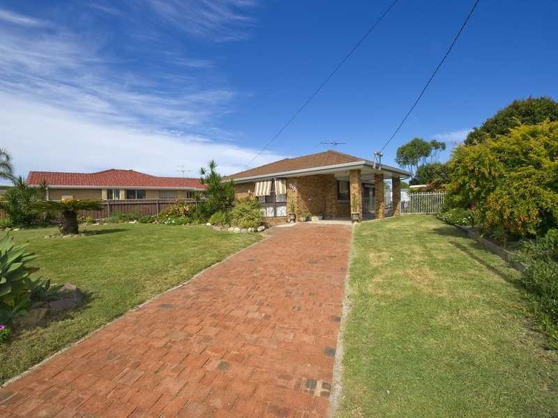 1 Dobbs Place, Anna Bay NSW 2316