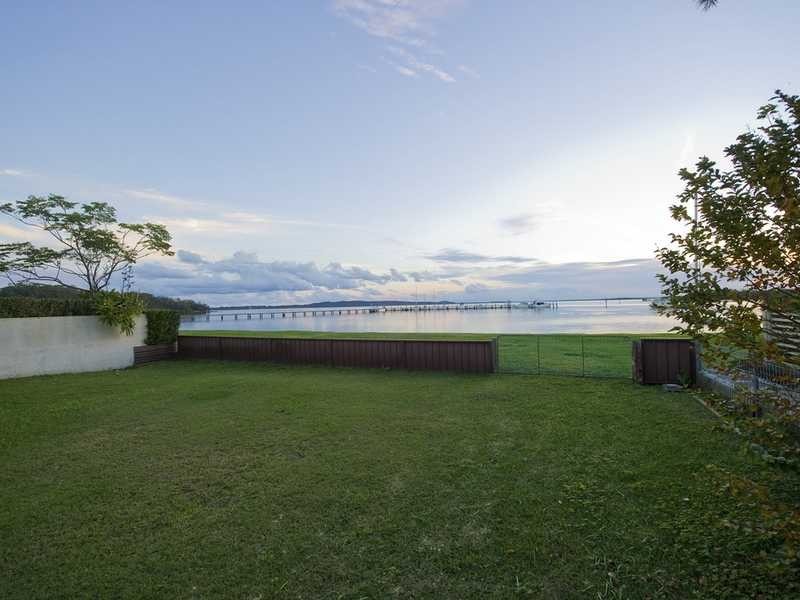 32 Sunset Boulevarde, Soldiers Point NSW 2317