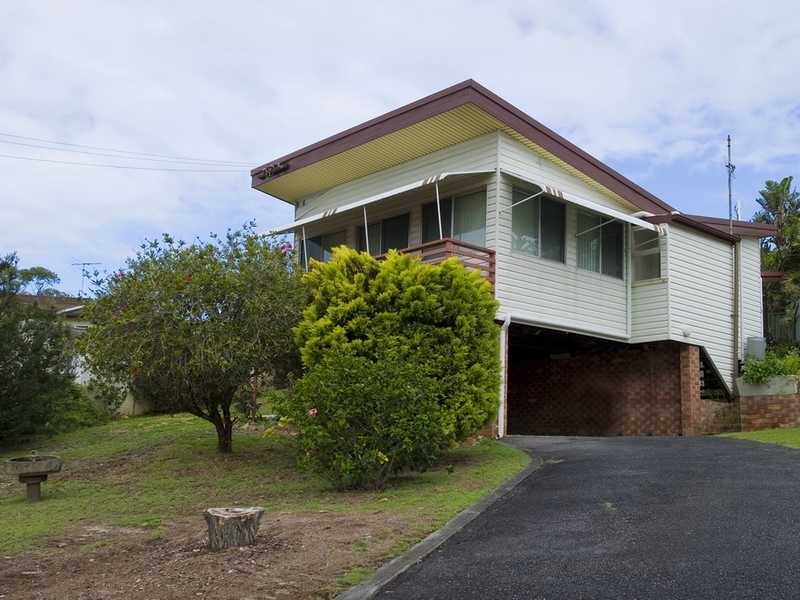 6 Tuna Crescent, Fingal Bay NSW 2315