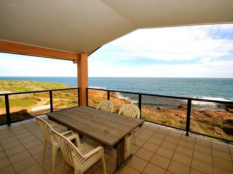 6b Ocean Street, Fishermans Bay NSW 2316