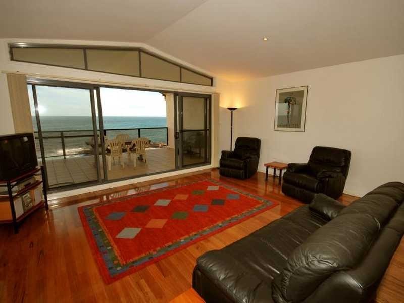 6b Ocean Street, Fishermans Bay NSW 2316